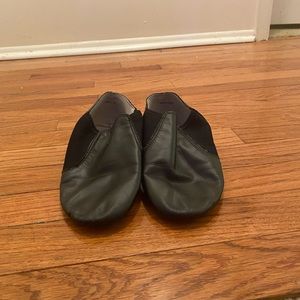 •black jazz/dance shoes•
